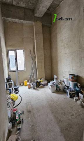 3 սենյականոց բնակարան նորակառույց շենքում Մուրացանի փողոցում, 80 քմ, 2 սանհանգույց, բարձր առաստաղներ