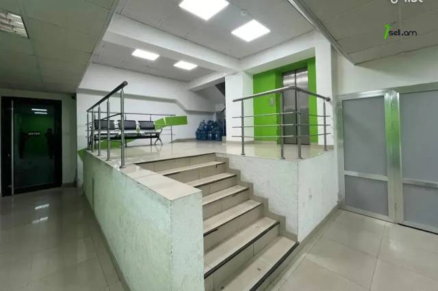 Բազմաֆունկցիոնալ գույք Տերյան փողոցում կենտրոնում, 458 քմ