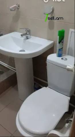 2 սենյականոց բնակարան Բաբայան փողոցում, 52 ք.մ., 2/5 հարկ, կապիտալ վերանորոգված, քարե շենք