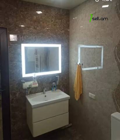 Երեք հարկանի քարե տուն Արաբկիրում, 300 ք.մ., 3+ սանհանգույց, մասնակի վերանորոգում