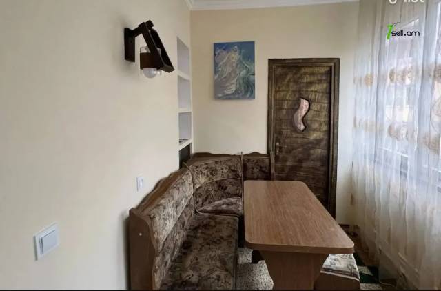 3 սենյականոց բնակարան Հրաչյա Քոչարի փողոցում, 68 ք.մ., 2/5 հարկ, դիզայներական ոճով վերանորոգված