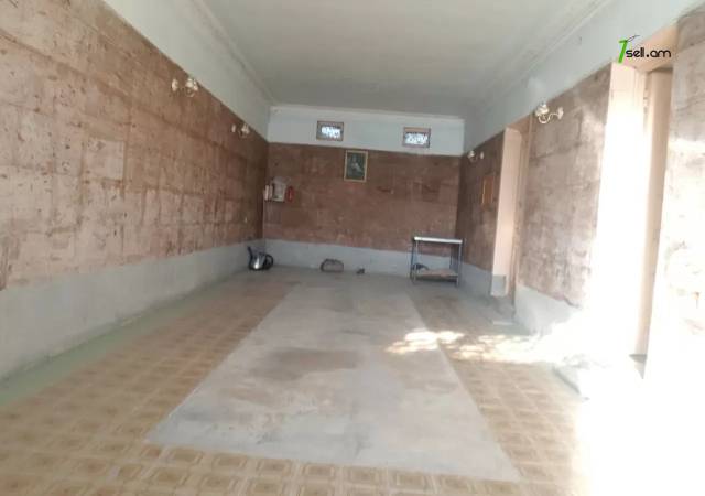 Երկու հարկանի քարե տուն Աբովյանում, 1600 ք.մ.