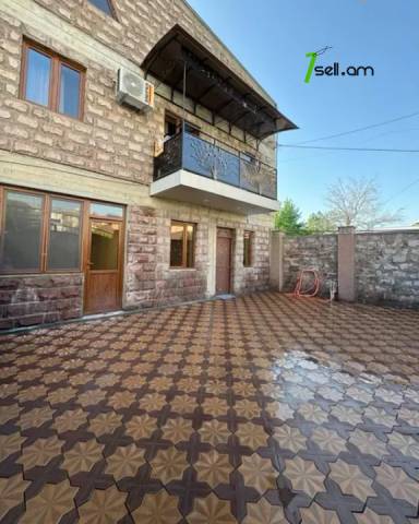 Երկու հարկանի քարե տուն Ռոմանոս Մելիքյանի փողոցում Մալաթիա Սեբաստիայում, 250 քմ, 2 սանհանգույց