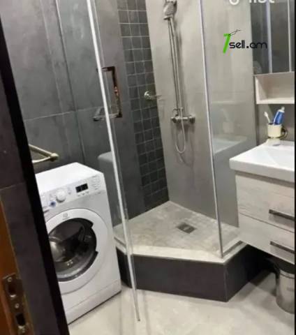 3 սենյականոց բնակարան Արգիշտիի փողոցում, 60 քմ, 11/14 հարկ, կապիտալ վերանորոգված, քարե շենք