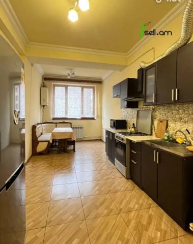 4 սենյականոց բնակարան նորակառույց շենքում Վիկտոր Համբարձումյանի փողոցում, 110 ք.մ., 4/12 հարկ