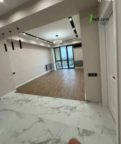 2 սենյականոց բնակարան նորակառույց շենքում Ռոստոմի փողոցում, 53 քմ, նախավերջին հարկ, բարձր առաստաղներ