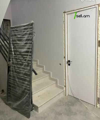 Երեք հարկանի տուն Ղափանցյան փողոցում Արաբկիրում, 160 քմ, 2 սանհանգույց