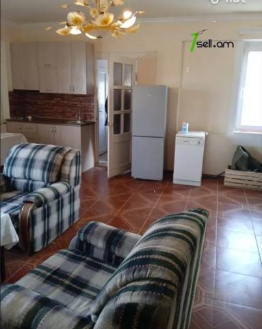 Երկու հարկանի քարե տուն 1-ին փողոցում Նուռնուսում, 120 ք.մ., 2 սանհանգույց, եվրովերանորոգված