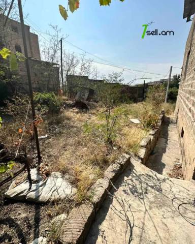 Երկու հարկանի քարե տուն Ոսկերիչների փողոցում կենտրոնում, 337 ք.մ.