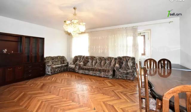 4 սենյականոց բնակարան Ավետիս Ահարոնյանի փողոցում, 100 ք.մ., եվրովերանորոգված, քարե շենք