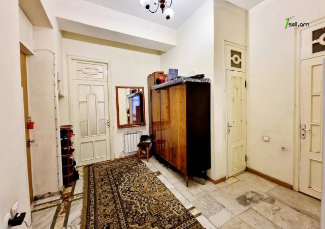 3 սենյականոց բնակարան Բագրատունյաց պողոտայում, 89 ք.մ., 2 սանհանգույց, բարձր առաստաղներ