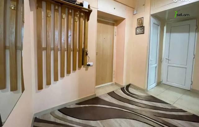 3 սենյականոց բնակարան Էզրաս Հասրաթյան փողոցում, 60 քմ, նախավերջին հարկ, կոսմետիկ վերանորոգում