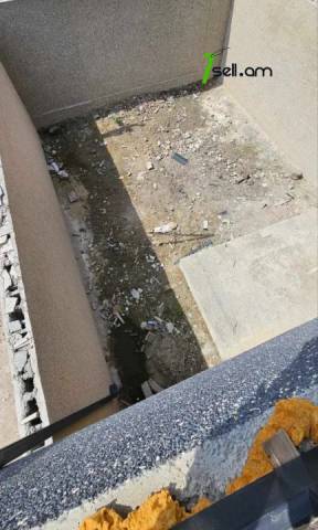 Երկու հարկանի թաունհաուզ, Գ-1 թաղամաս Աջափնյակում, 153 քմ, 2 սանհանգույց, մասնակի վերանորոգում