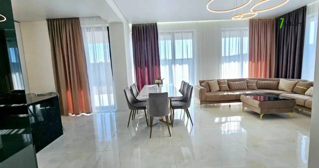 Երկու հարկանի տուն Գրիգոր Աղաբաբյան փողոցում Դավթաշենում, 800 քմ, 3+ սանհանգույց