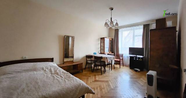 1 սենյականոց բնակարան Տերյան փողոցում, 37 ք.մ., նախավերջին հարկ, եվրովերանորոգված, քարե շենք