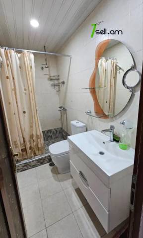 4 սենյականոց բնակարան Բաղրամյան պողոտայում, 130 քմ, նախավերջին հարկ, 2 սանհանգույց