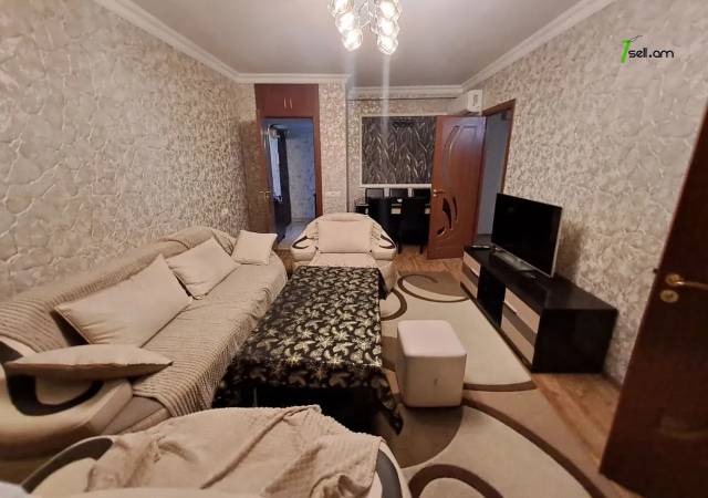 3 սենյականոց բնակարան Երվանդ Քոչարի փողոցում, 72 ք.մ., 4/9 հարկ, կապիտալ վերանորոգված