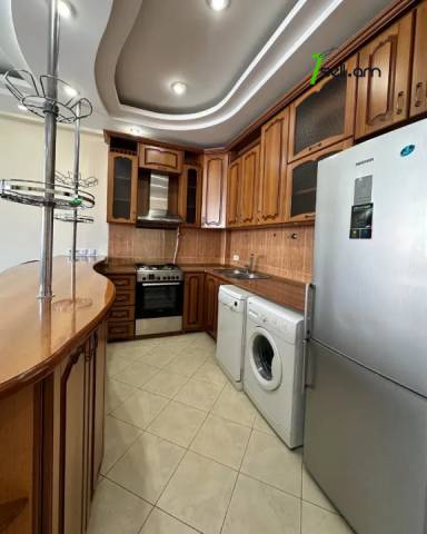 2 սենյականոց բնակարան Սարյանի փողոցում, 66 ք.մ., 3/6 հարկ, բարձր առաստաղներ, կապիտալ վերանորոգված