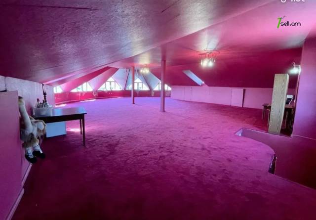 Չորս հարկանի քարե տուն Սիմեոն Երևանցու փողոցում կենտրոնում, 550 ք.մ., 3+ սանհանգույց