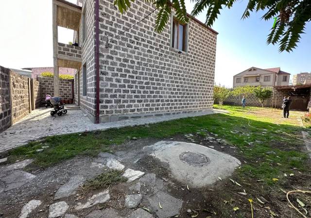 Երկու հարկանի տուն Տիչինայի փողոցում Մալաթիա Սեբաստիայում, 190 ք.մ., 2 սանհանգույց