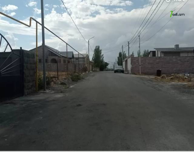 Հողատարածք բնակելի շինությունների համար Պռոշյանում, 1200 ք.մ.