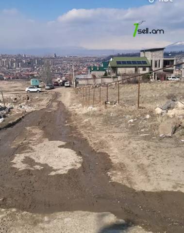 Հողատարածք բնակելի շինությունների համար Ավանում, 1000 ք.մ.