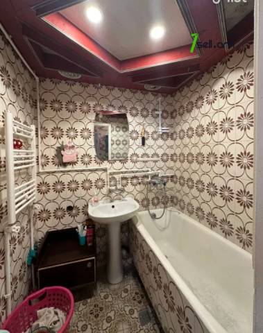 3 սենյականոց բնակարան, 16 թաղամաս, 78 ք.մ., 12/16 հարկ, կապիտալ վերանորոգված