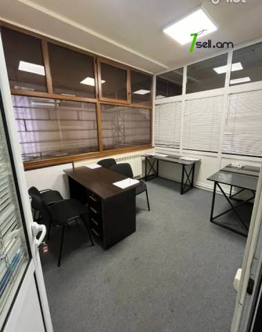 Բազմաֆունկցիոնալ գույք Վարդանանց փողոցում կենտրոնում, 300 քմ