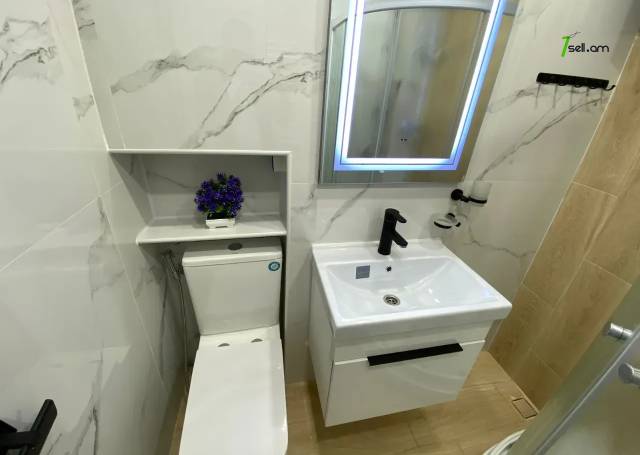 Մեկ հարկանի քարե տուն, Դալլաքյան փողոցի 2-րդ նրբանցք Քանաքեռ Զեյթունում, 70 ք.մ., եվրովերանորոգված