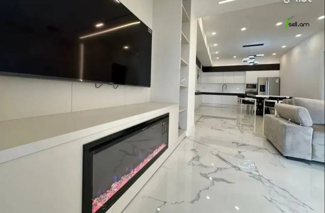 4 սենյականոց բնակարան նորակառույց շենքում Պարոնյան փողոցում, 132 ք.մ., 2 սանհանգույց