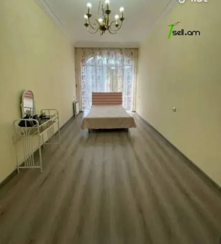 Չորս հարկանի քարե տուն Սիմեոն Երևանցու փողոցում կենտրոնում, 550 քմ, 3+ սանհանգույց