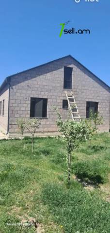 Մեկ հարկանի տուն 22-րդ փողոցում Առինջում, 120 քմ, 2 սանհանգույց, կապիտալ վերանորոգված