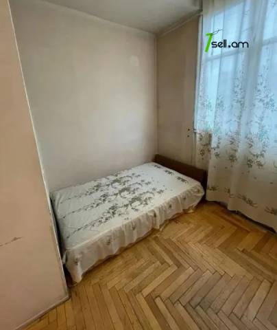 2 սենյականոց բնակարան Գրիբոյեդովի փողոցում, 58 քմ, 3/5 հարկ, քարե շենք