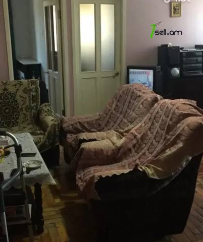 3 սենյականոց բնակարան Դրոյի փողոցում, 77 ք.մ., նախավերջին հարկ, բարձր առաստաղներ