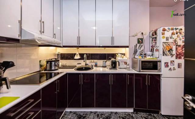 3 սենյականոց բնակարան նորակառույց շենքում Սասնա Ծռերի փողոցում, 67 ք.մ., բարձր առաստաղներ