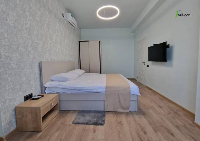 Երկու հարկանի քարե տուն, Դավթաշենի 2-րդ զանգված Դավիթաշենում, 170 ք.մ., 2 սանհանգույց