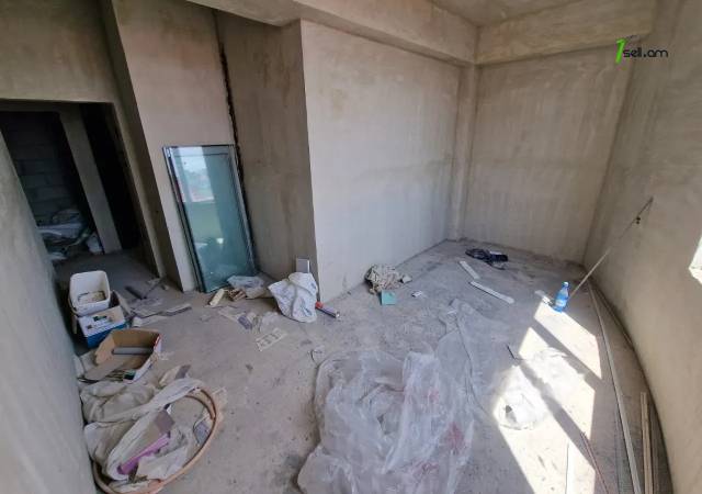 4 սենյականոց բնակարան նորակառույց շենքում, Դավթաշենի 3-րդ զանգված, 101 ք.մ., բարձր առաստաղներ