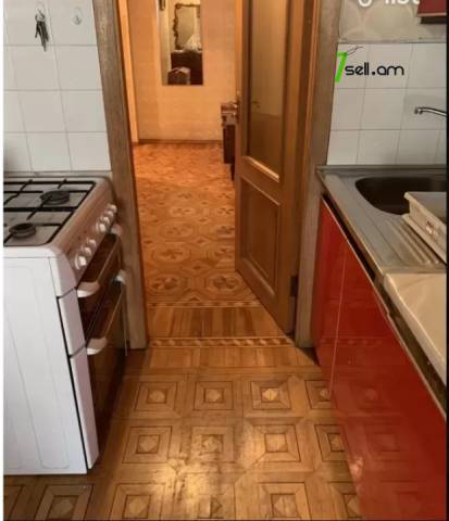 3 սենյականոց բնակարան կենտրոնում, 67 ք.մ., 2/14 հարկ, մասնակի վերանորոգում