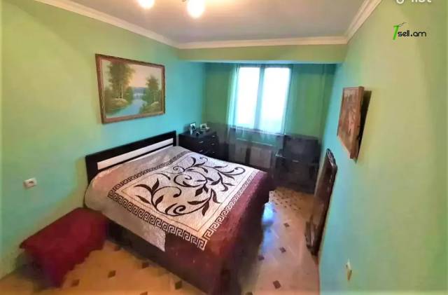 3 սենյականոց բնակարան Էրեբունիում, 82 ք.մ., 2/5 հարկ, կապիտալ վերանորոգված, քարե շենք