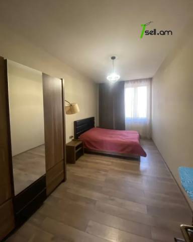 4 սենյականոց բնակարան Կոմիտասի պողոտայում, 91 ք.մ., բարձր առաստաղներ, մի քանի պատշգամբ, 3/5 հարկ