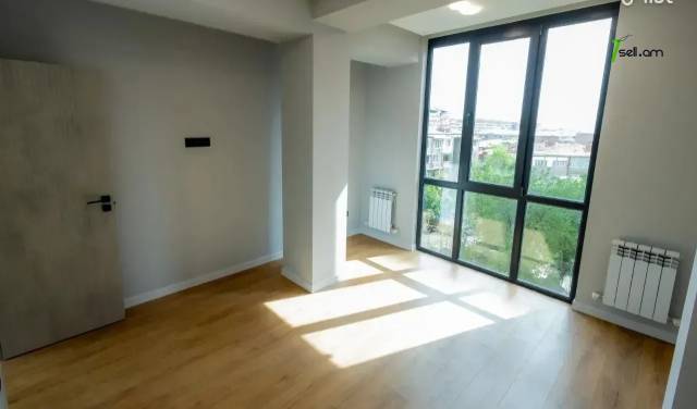 3 սենյականոց բնակարան Սայաթ-Նովայի պողոտայում, 95 քմ, 2 սանհանգույց, դիզայներական ոճով վերանորոգված