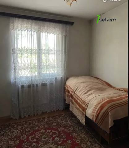 Երկու հարկանի քարե տուն Նոր Արեշի 35-րդ փողոցում Արաբկիրում, 188 ք.մ.