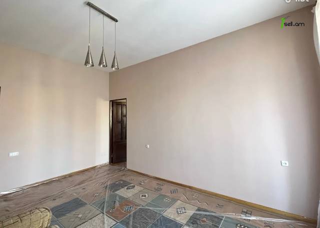 4 սենյականոց բնակարան Կոմիտասի պողոտայում, 110 քմ, նախավերջին հարկ, 2 սանհանգույց, բարձր առաստաղներ