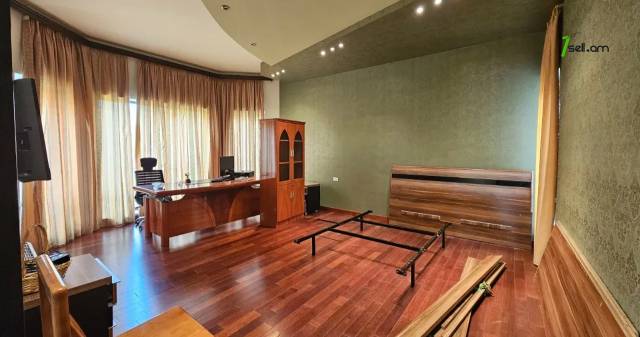 Երկու հարկանի քարե տուն, Վահագնի Թաղամաս Աջափնյակում, 1750 ք.մ., 3+ սանհանգույց