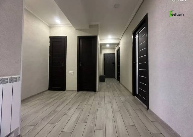 3 սենյականոց բնակարան, Ավան-Առինջ 1-ին միկրոշրջան, 84 քմ, 6/9 հարկ, դիզայներական ոճով վերանորոգված