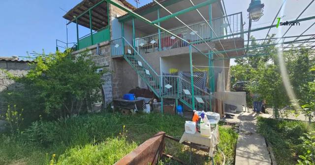 Երկու հարկանի քարե տուն Խարբերդի 2-րդ փողոցում Շենգավիթում, 480 քմ