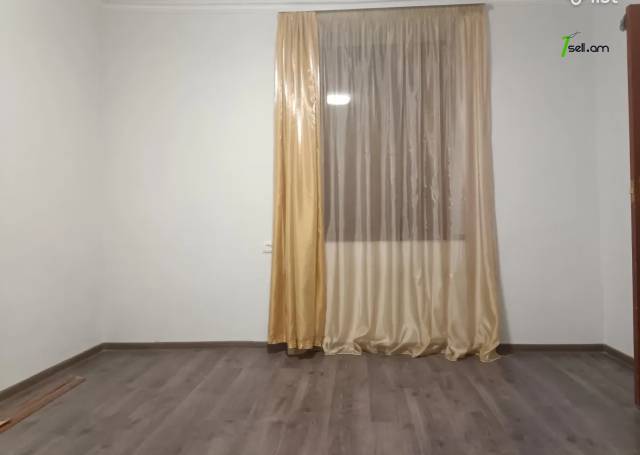 Մեկ հարկանի քարե տուն Սարի Թաղ 6-րդ փողոցում Էրեբունիում, 45 քմ, եվրովերանորոգված