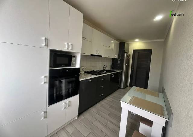 3 սենյականոց բնակարան, Ավան-Առինջ 1-ին միկրոշրջան, 84 քմ, 6/9 հարկ, դիզայներական ոճով վերանորոգված