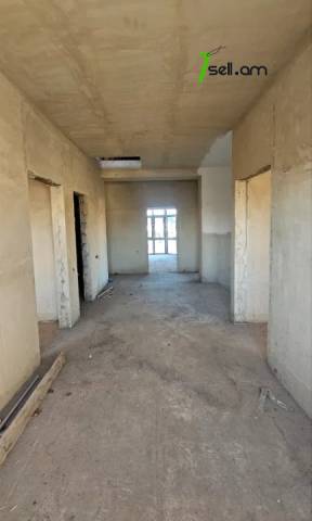 Երեք հարկանի քարե տուն Խաչատուր Աբովյանի 21-րդ փողոցում Առինջում, 1360 ք.մ., 3+ սանհանգույց