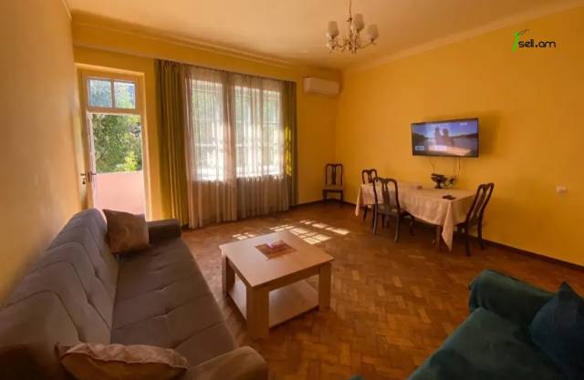 2 սենյականոց բնակարան Եղբայրության փողոցում, 70 ք.մ., նախավերջին հարկ, կոսմետիկ վերանորոգում